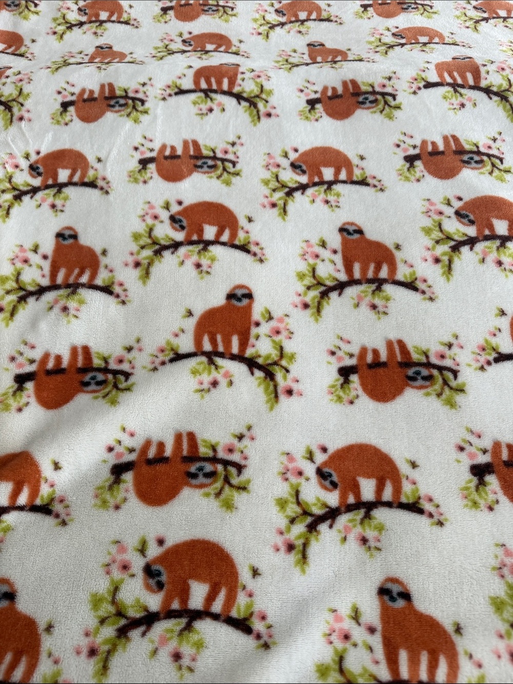 Cute Sloth Print Plush Throw - White with Rust Sloths
